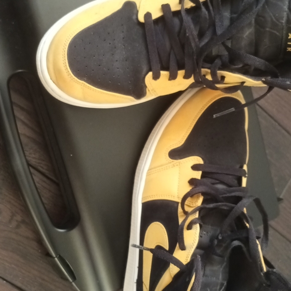 Nike - Picture 3 of 3